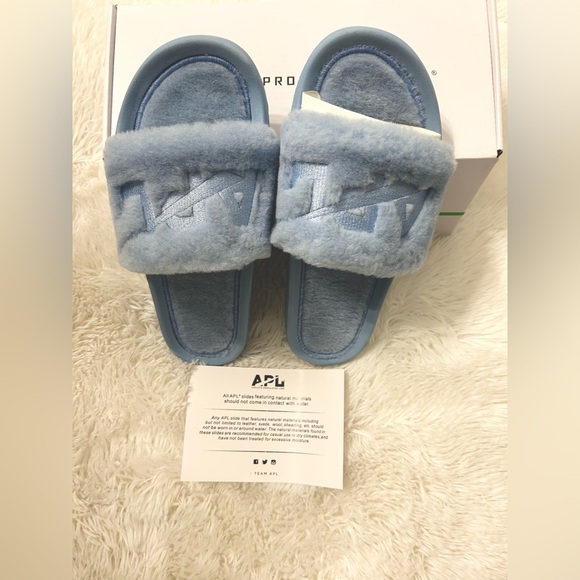 APL (Athletic Propulsion Labs) Women’s Shearling Slides - Picture 7 of 11